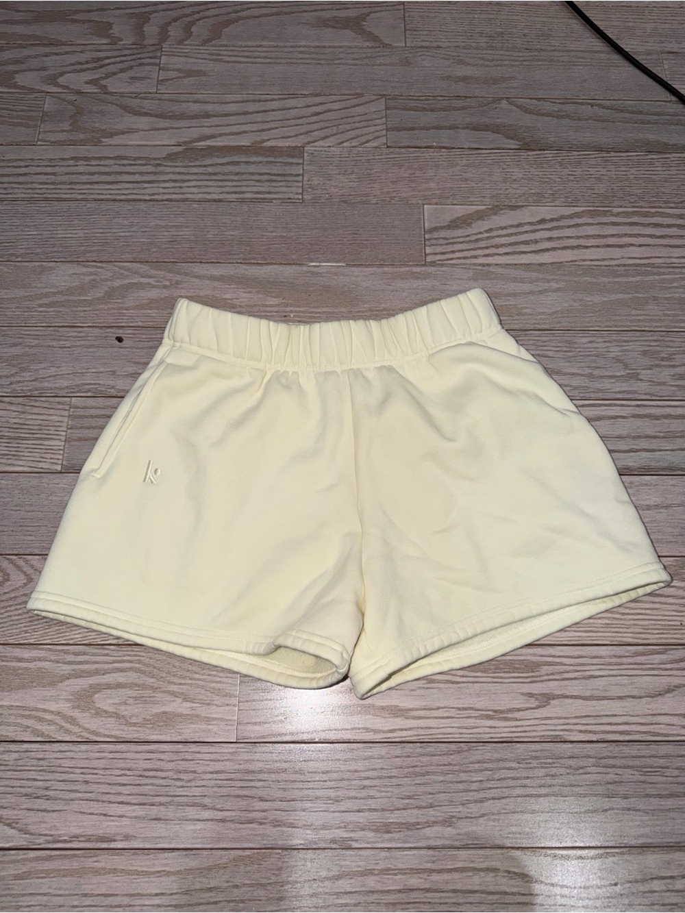 Kamo fitness Cream High-Rise Elastic Waist Athletic Shorts for Women